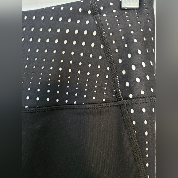 Victoria's Secret Black White Thick Reflective Leggings Size S Yoga Running - Picture 3 of 6